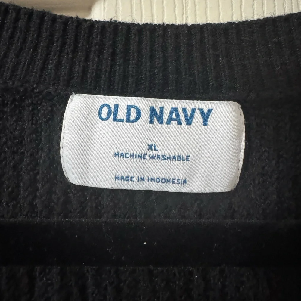 Old Navy Women’s V-neck Black sweater XL - Picture 3 of 3